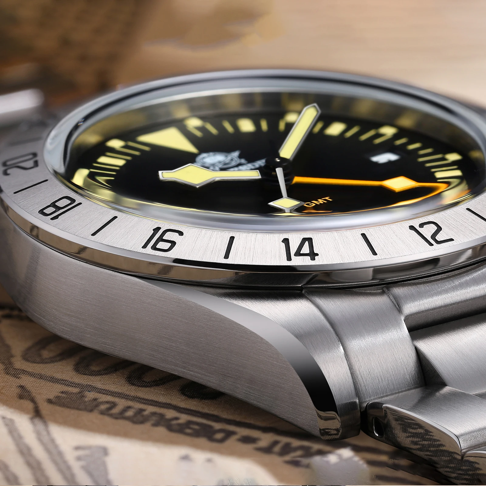 ADDIESDIVE Stainless Steel GMT - Gmt Dual Timezone Watch recension och pris
